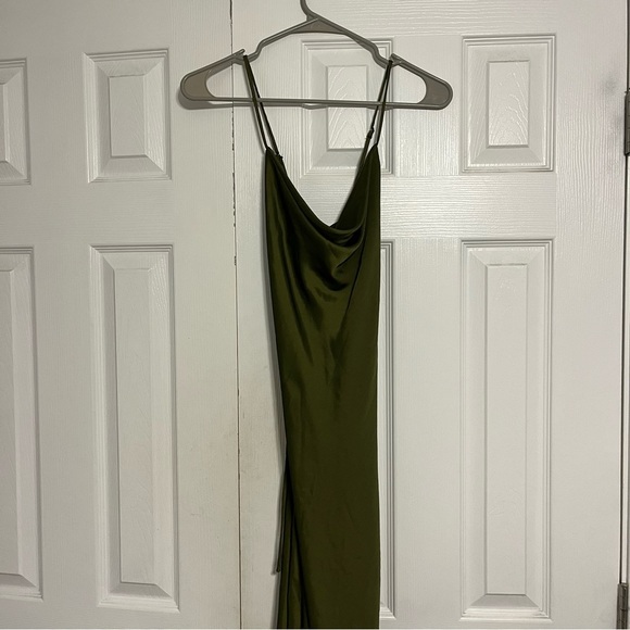 ASTR The Label Gaia Green Midi Dress - Picture 2 of 10
